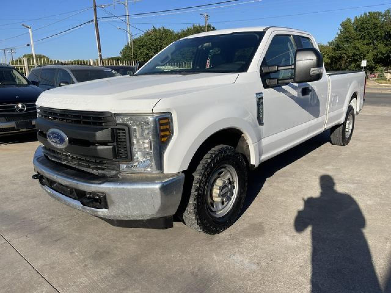 2018 Ford F-250 VIN 1FT7X2A68JEB68675 photo 2