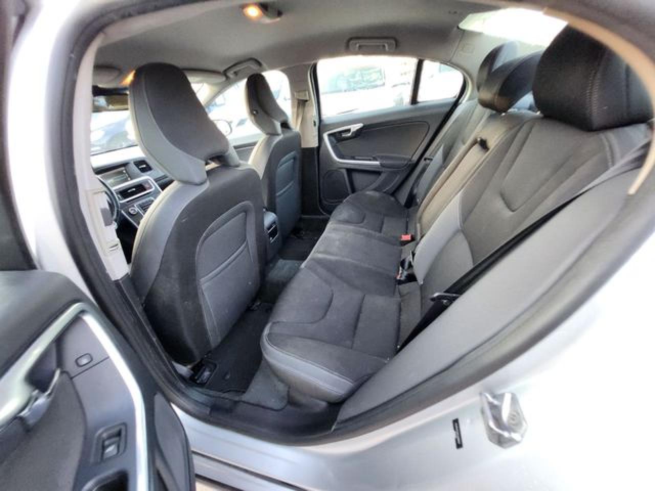 2014 Volvo S60 VIN YV1612FS5E2296652 photo 10