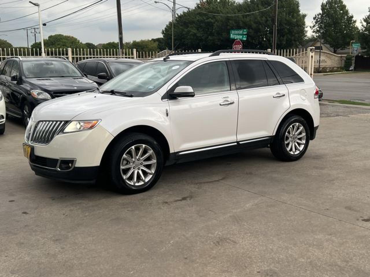 2013 Lincoln Mkx VIN 2LMDJ6JK5DBL23580 photo 2