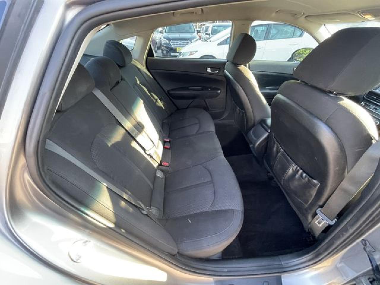 2018 Kia Optima VIN 5XXGT4L31JG193309 photo 12