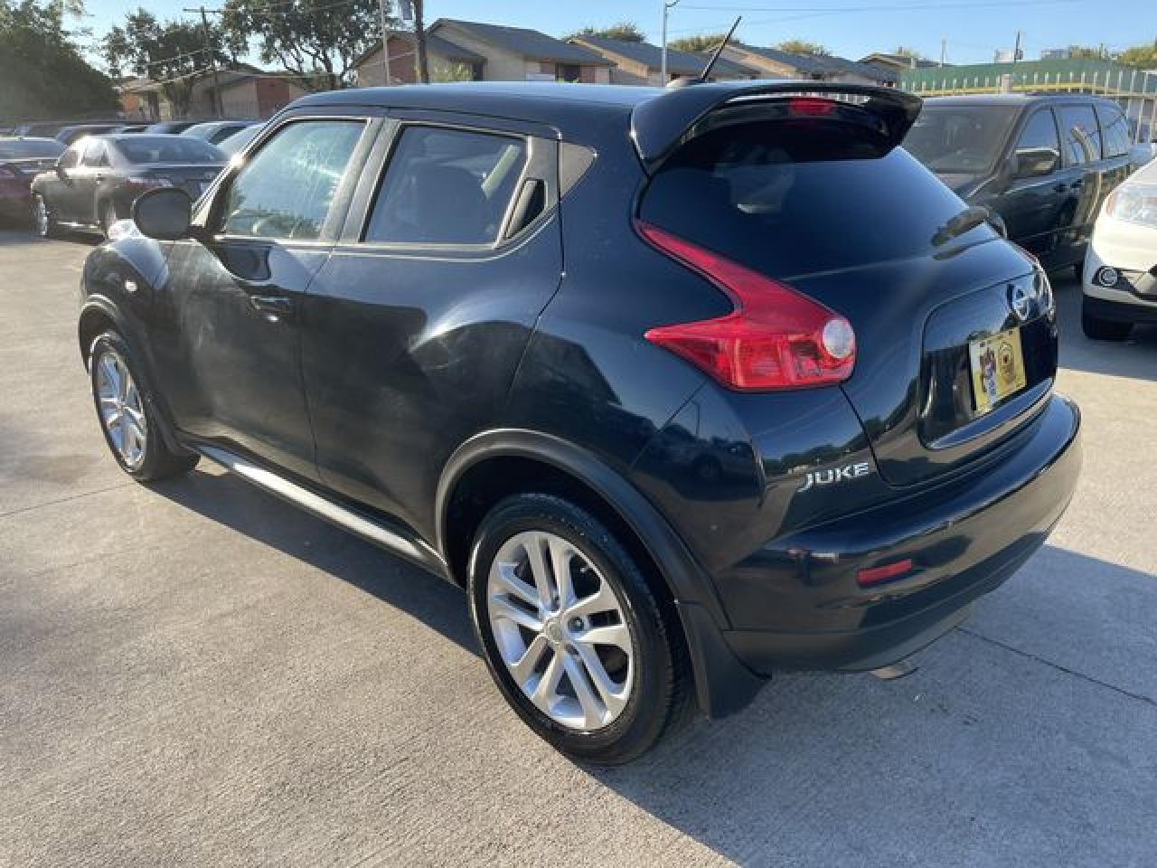 2012 Nissan Juke VIN JN8AF5MR1CT114606 photo 2