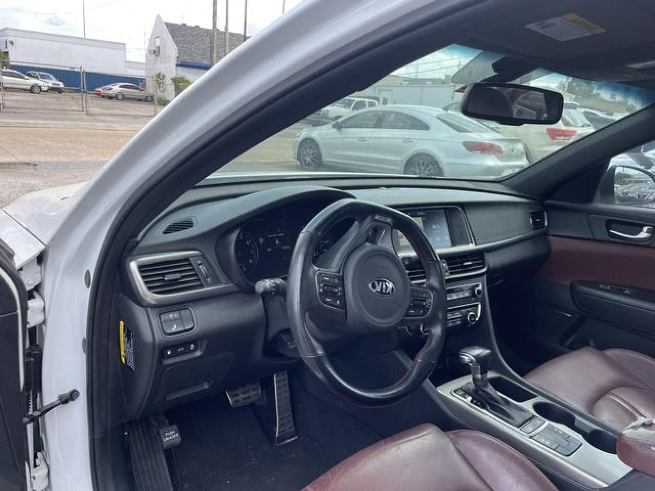 2016 Kia Optima VIN 5XXGW4L24GG002022 photo 11