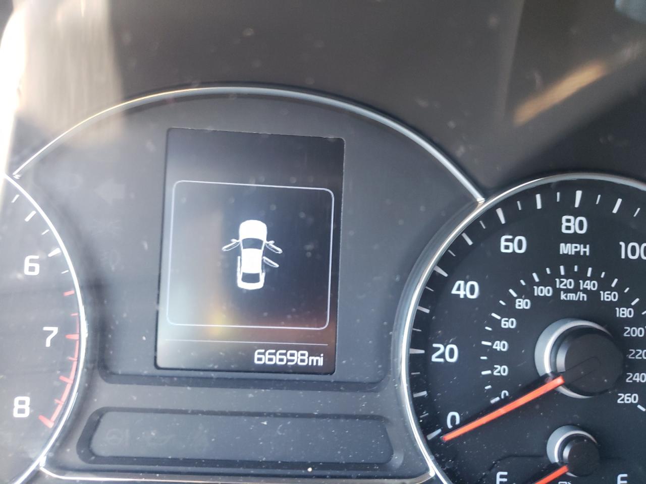 2018 KIA Forte VIN 3KPFL4A70JE196695 photo 8