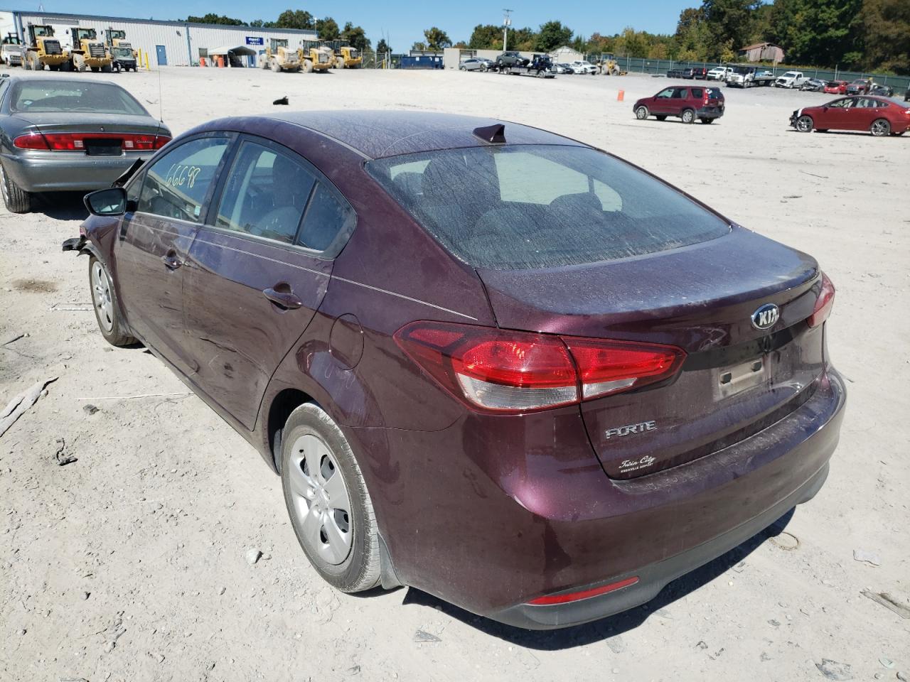 2018 KIA Forte VIN 3KPFL4A70JE196695 photo 3