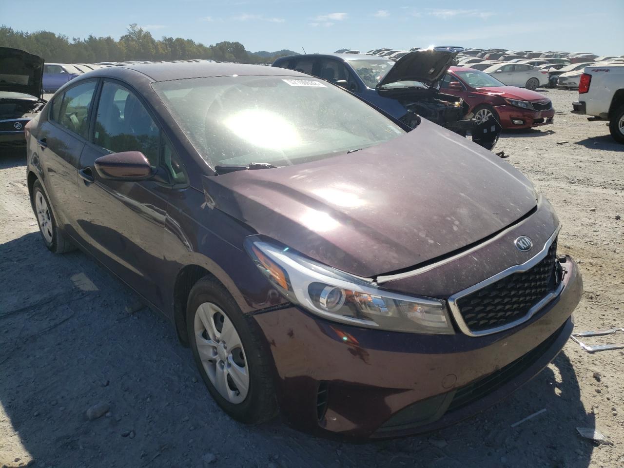 2018 KIA Forte VIN 3KPFL4A70JE196695 photo 1