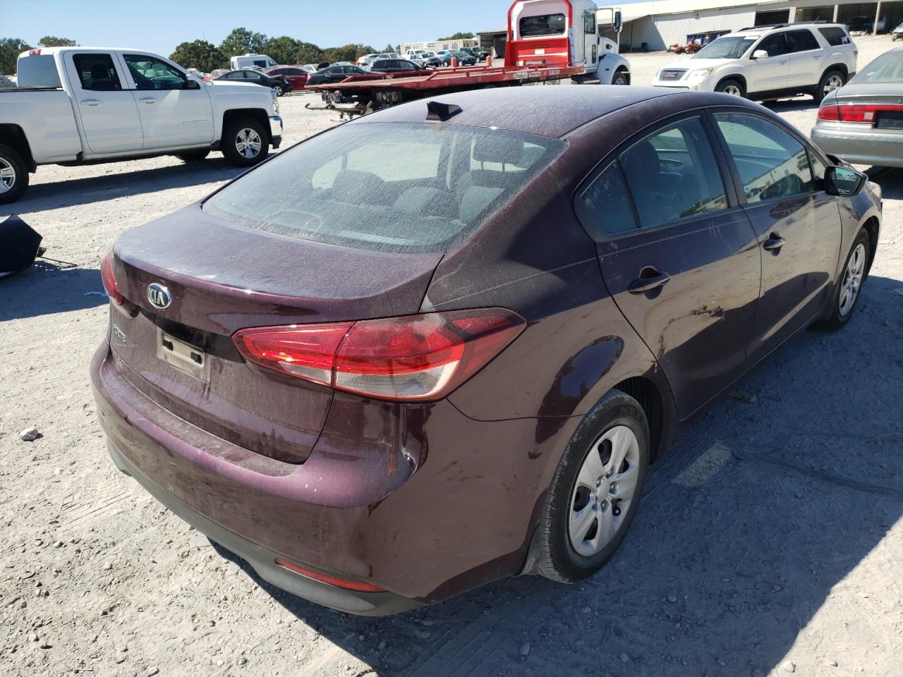 2018 KIA Forte VIN 3KPFL4A70JE196695 photo 4
