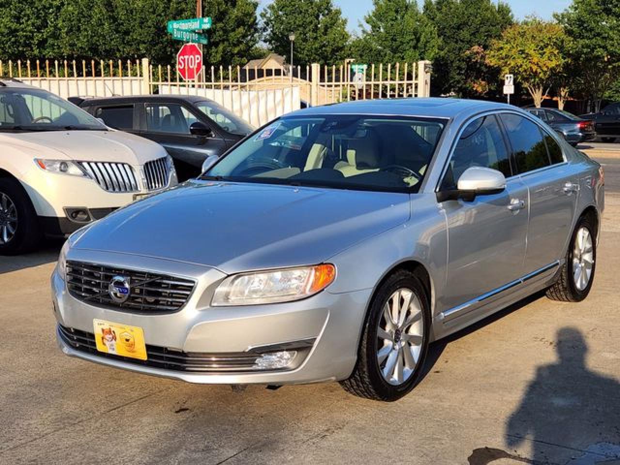 2015 Volvo S80 VIN YV140MAK4F1186292 photo 2