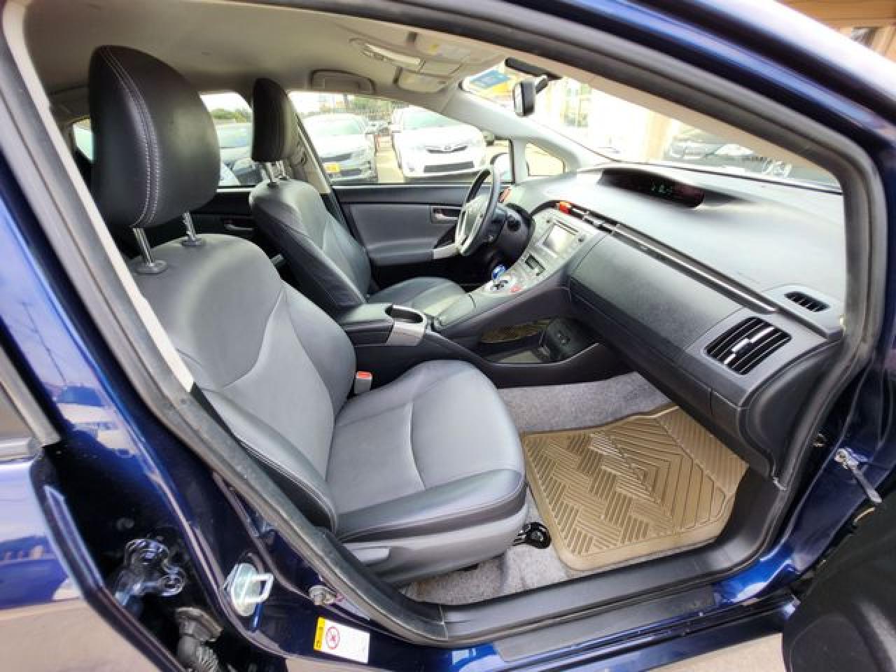 2014 Toyota Prius VIN JTDKN3DU2E1761994 photo 11