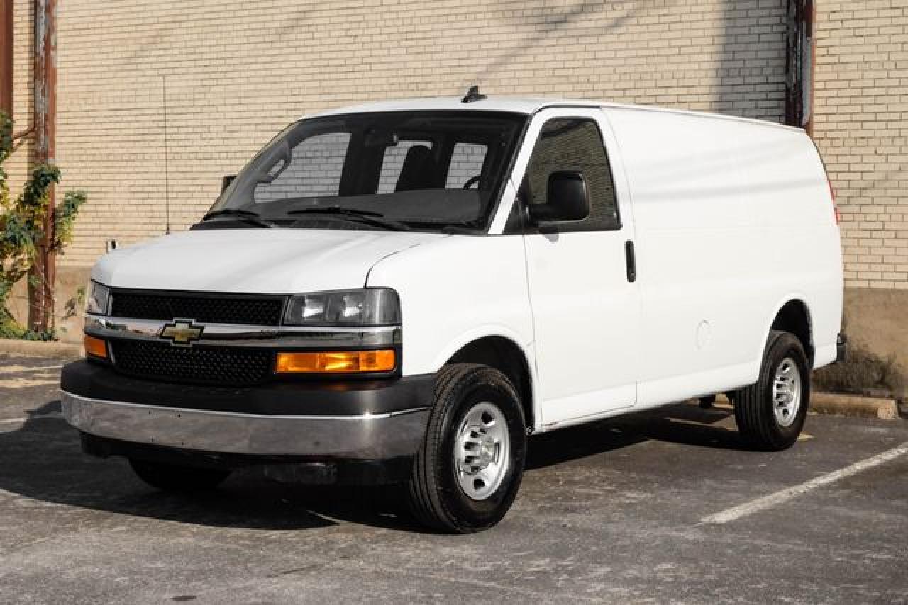 2021 Chevrolet Express 2500 VIN 1GCWGAF77M1239142 photo 3