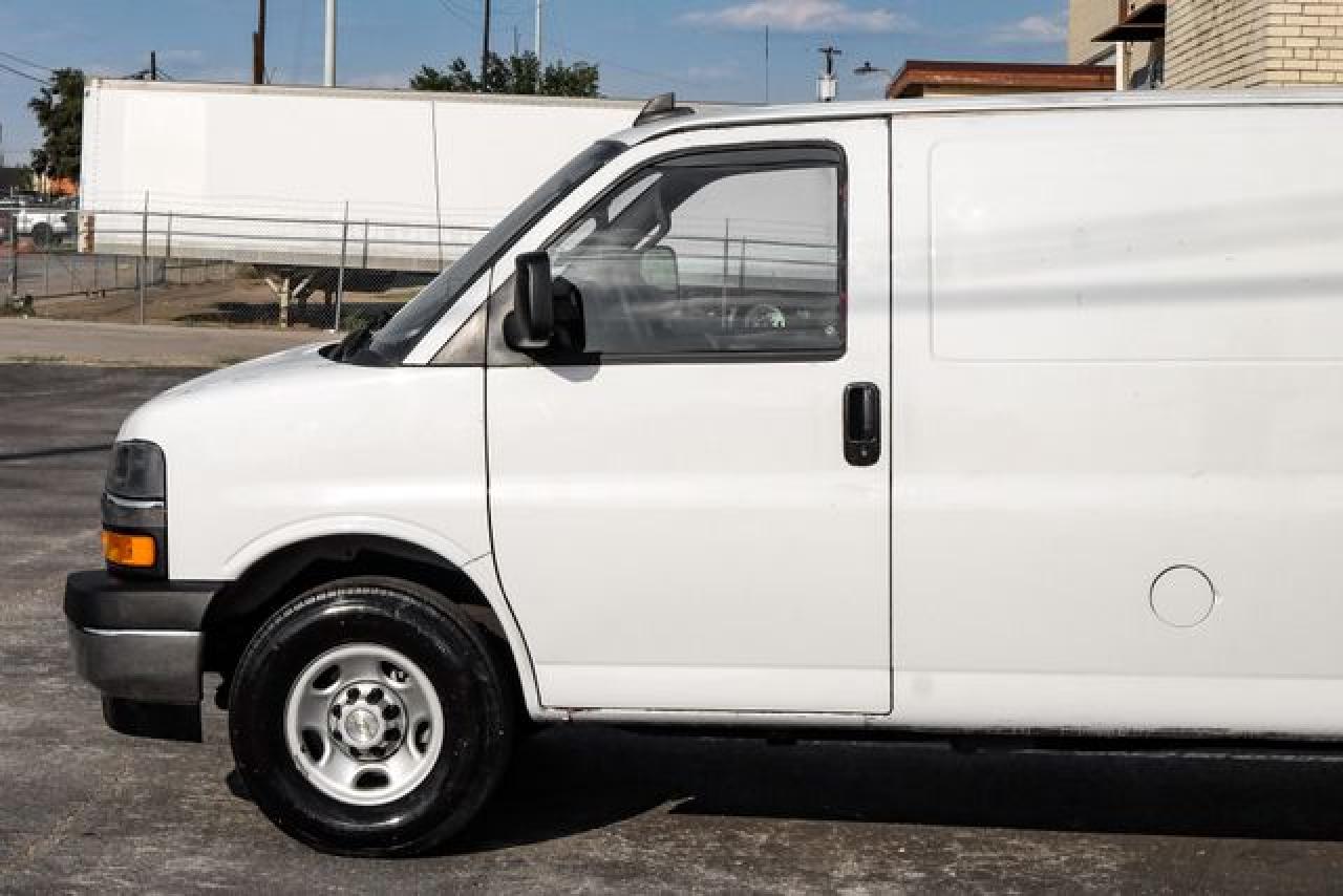 2021 Chevrolet Express 2500 VIN 1GCWGAF77M1239142 photo 11