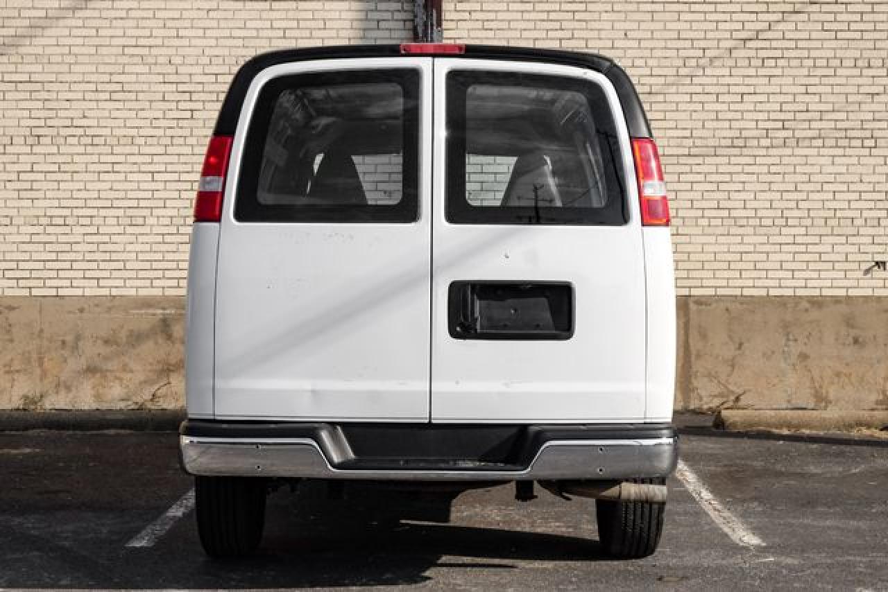 2021 Chevrolet Express 2500 VIN 1GCWGAF77M1239142 photo 8