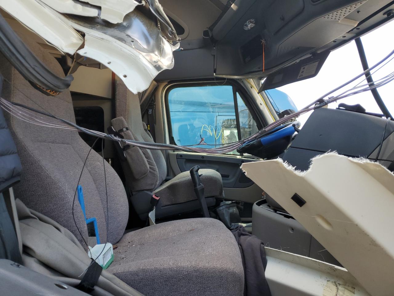 2015 FREIGHTLINER CASCADIA 125 VIN 3AKJGLD56FSGG5088 photo 5