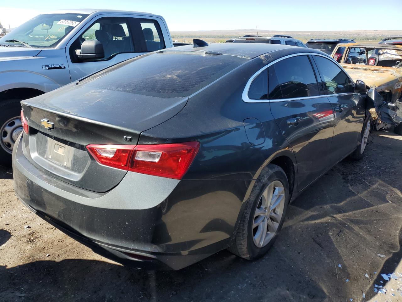 2017 Chevrolet Malibu VIN 1G1ZE5ST4HF106062 photo 4
