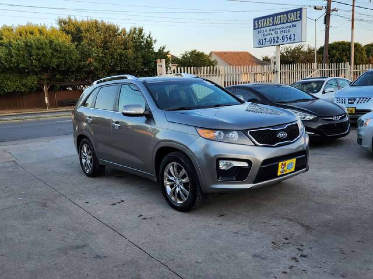 2013 Kia Sorento VIN 5XYKW4A23DG386556 photo 2