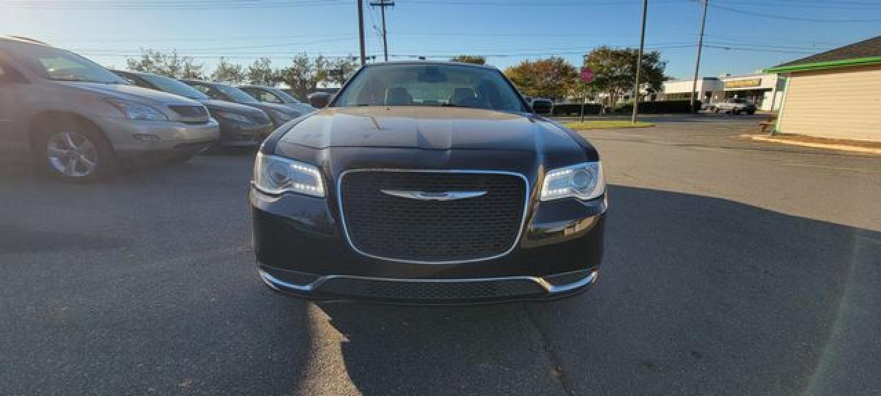 2015 Chrysler 300 VIN 2C3CCAAG4FH807202 photo 3