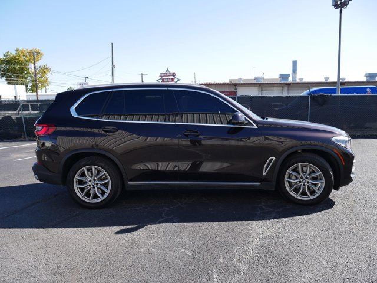 2021 BMW X5 VIN 5UXCR6C07M9G27427 photo 4