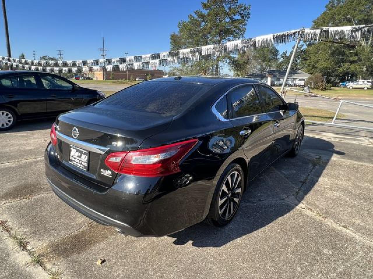 2018 Nissan Altima VIN 1N4AL3AP7JC244050 photo 3