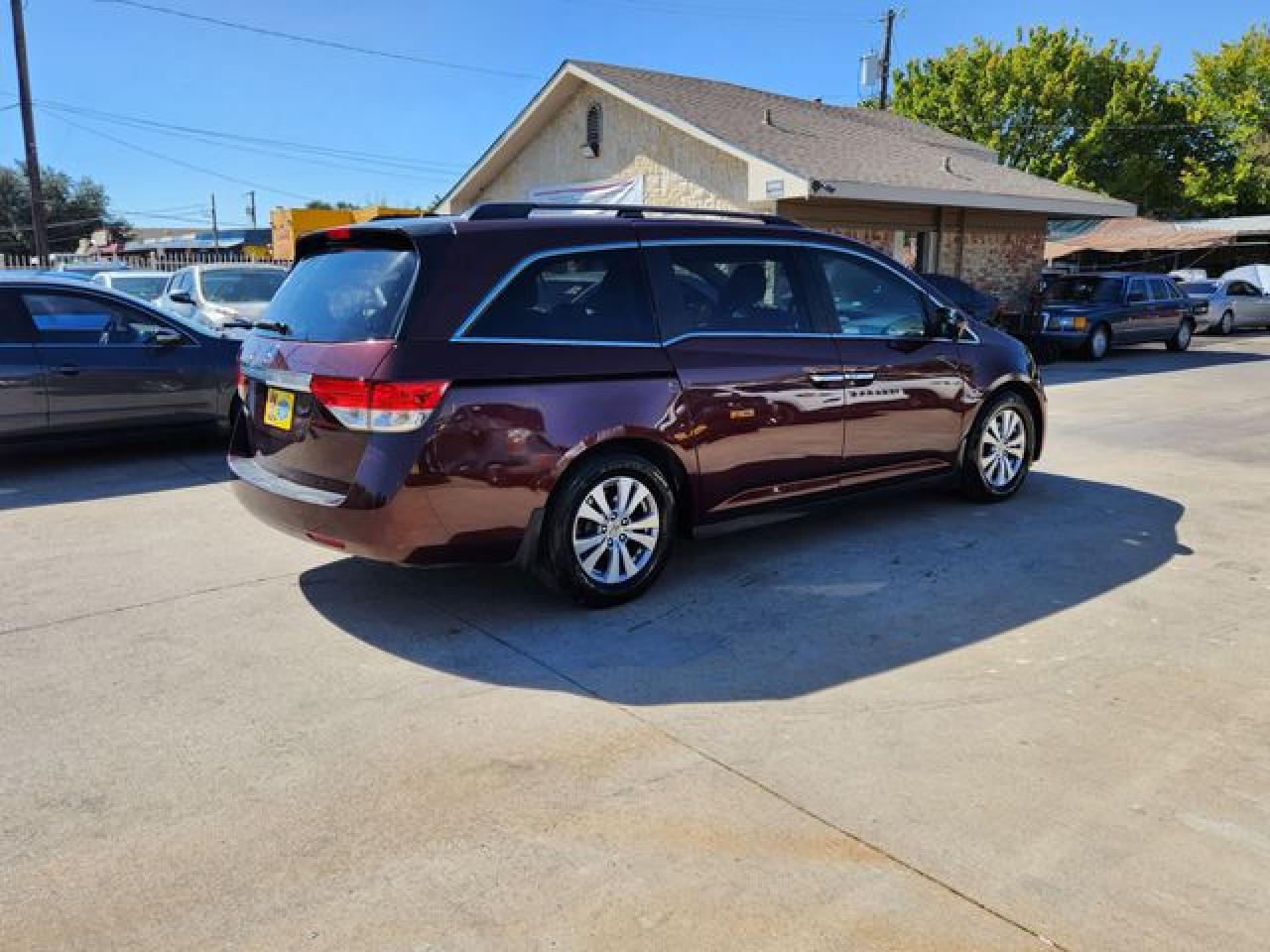 2015 Honda Odyssey VIN 5FNRL5H60FB063694 photo 11