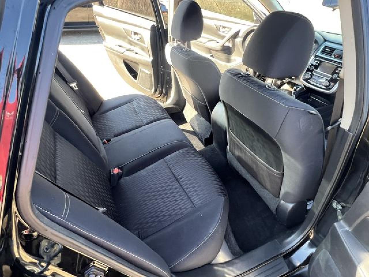 2018 Nissan Altima VIN 1N4AL3AP7JC244050 photo 9