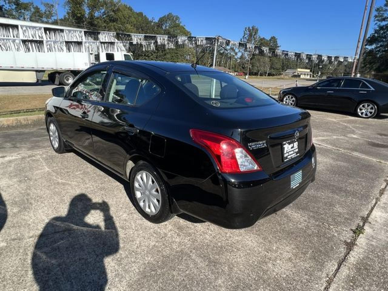 2016 Nissan Versa VIN 3N1CN7AP2GL838971 photo 2