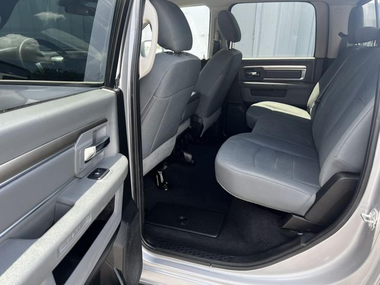 2020 RAM 1500 VIN 1C6RR7TT0LS100997 photo 11