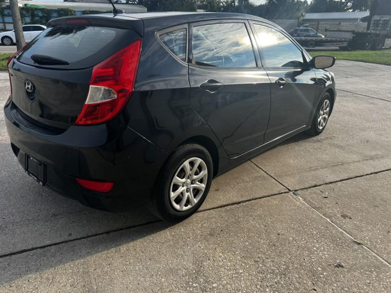 2014 HYUNDAI Accent VIN KMHCT5AE9EU178660 photo 5