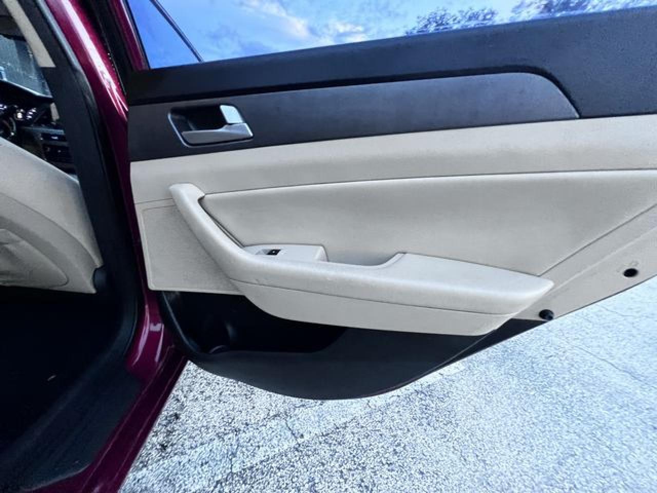 2015 HYUNDAI Sonata VIN 5NPE24AFXFH232742 photo 11