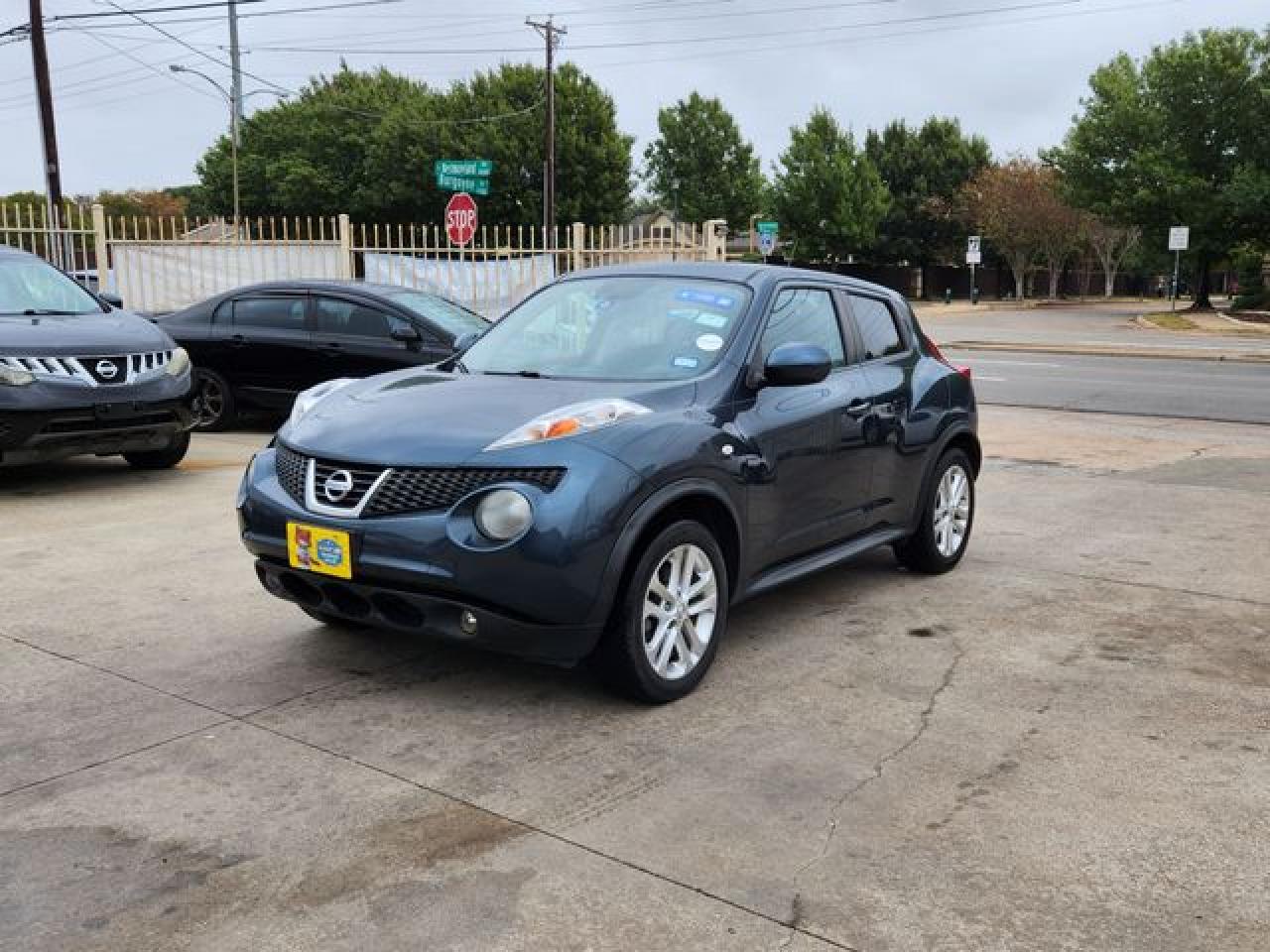 2012 Nissan Juke VIN JN8AF5MV1CT113310 photo 2