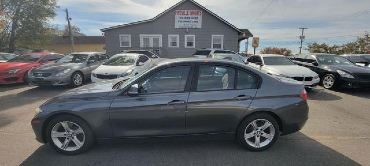 2012 BMW 3 series VIN WBA3A5C52CF343227 photo 1