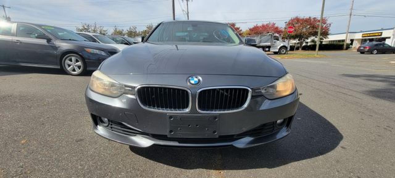 2012 BMW 3 series VIN WBA3A5C52CF343227 photo 3