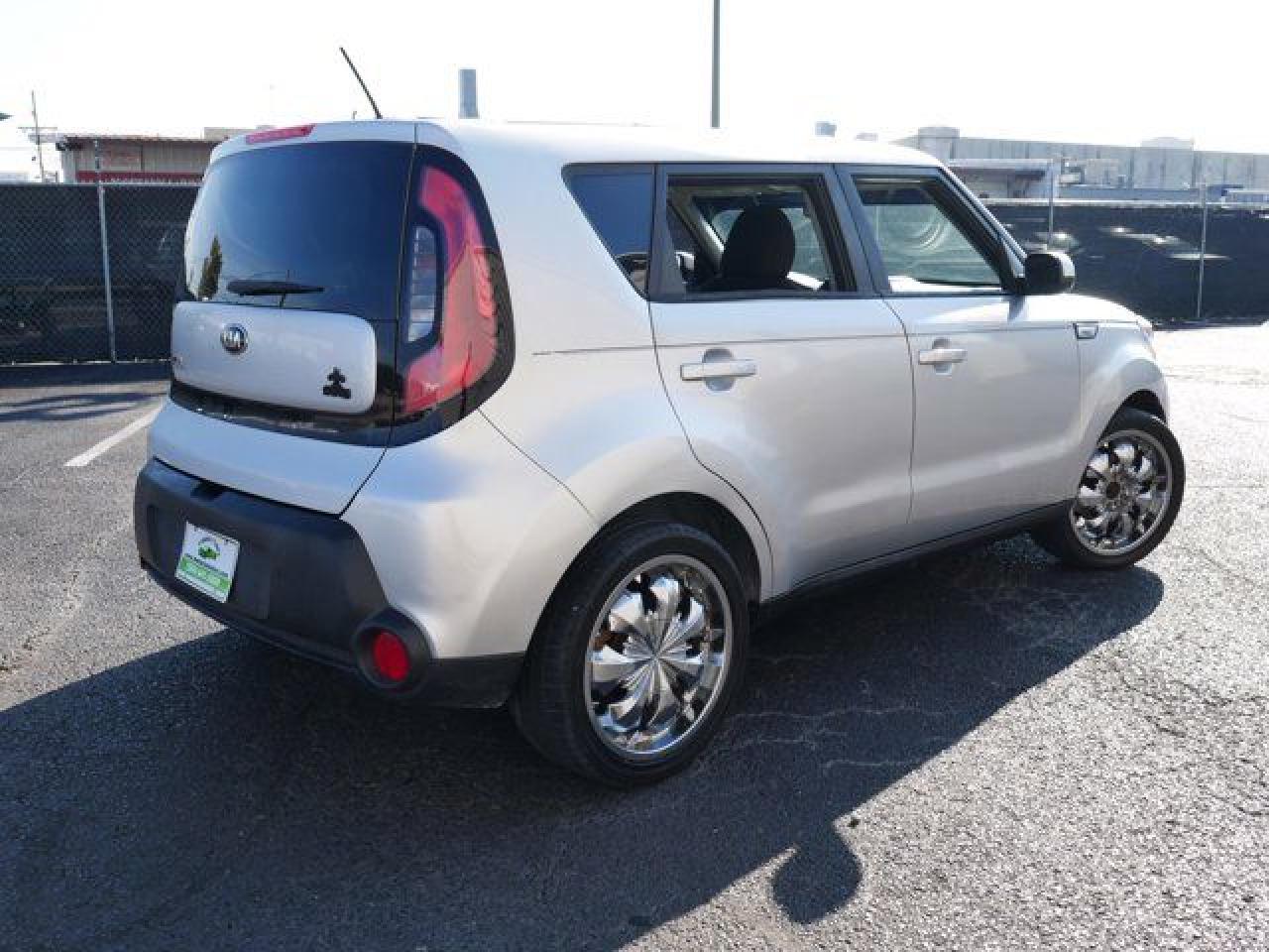 2015 Kia Soul VIN KNDJN2A29F7756203 photo 5