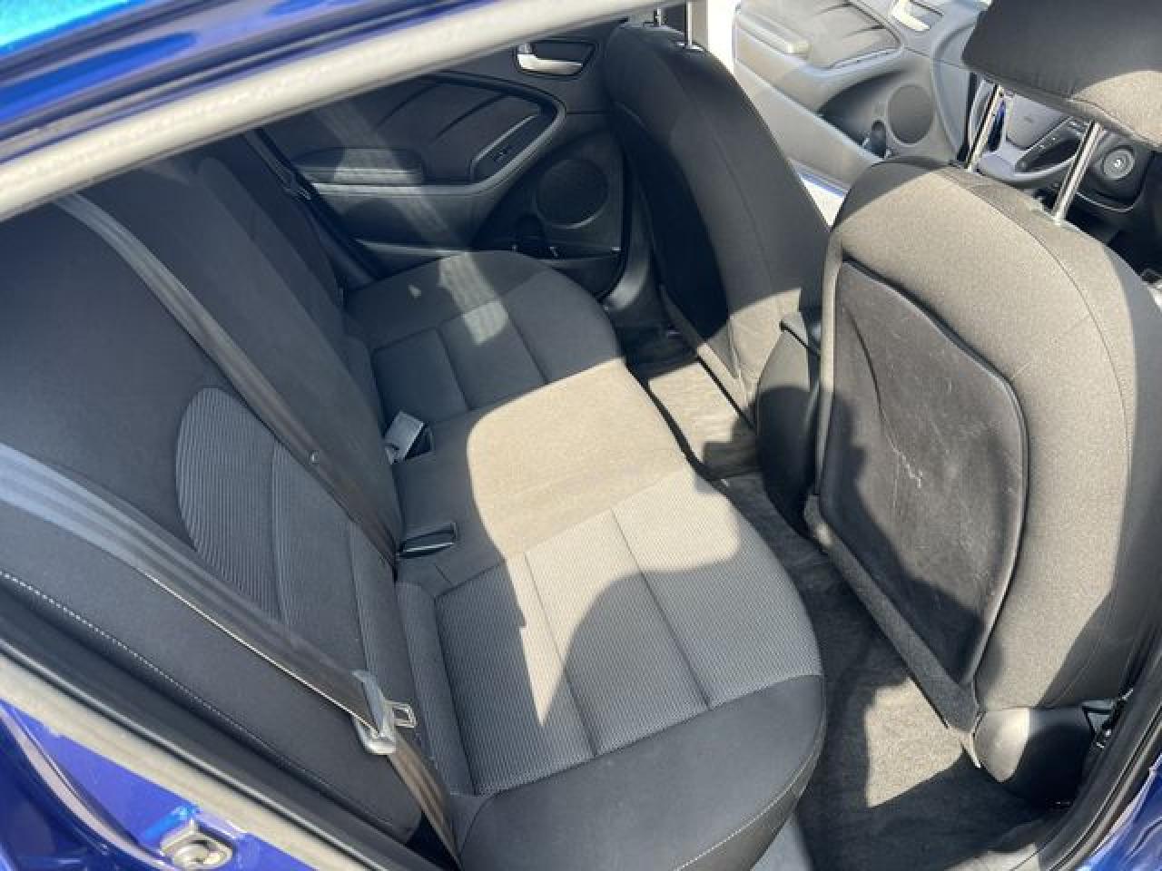 2018 Kia Forte VIN 3KPFK4A71JE180072 photo 9