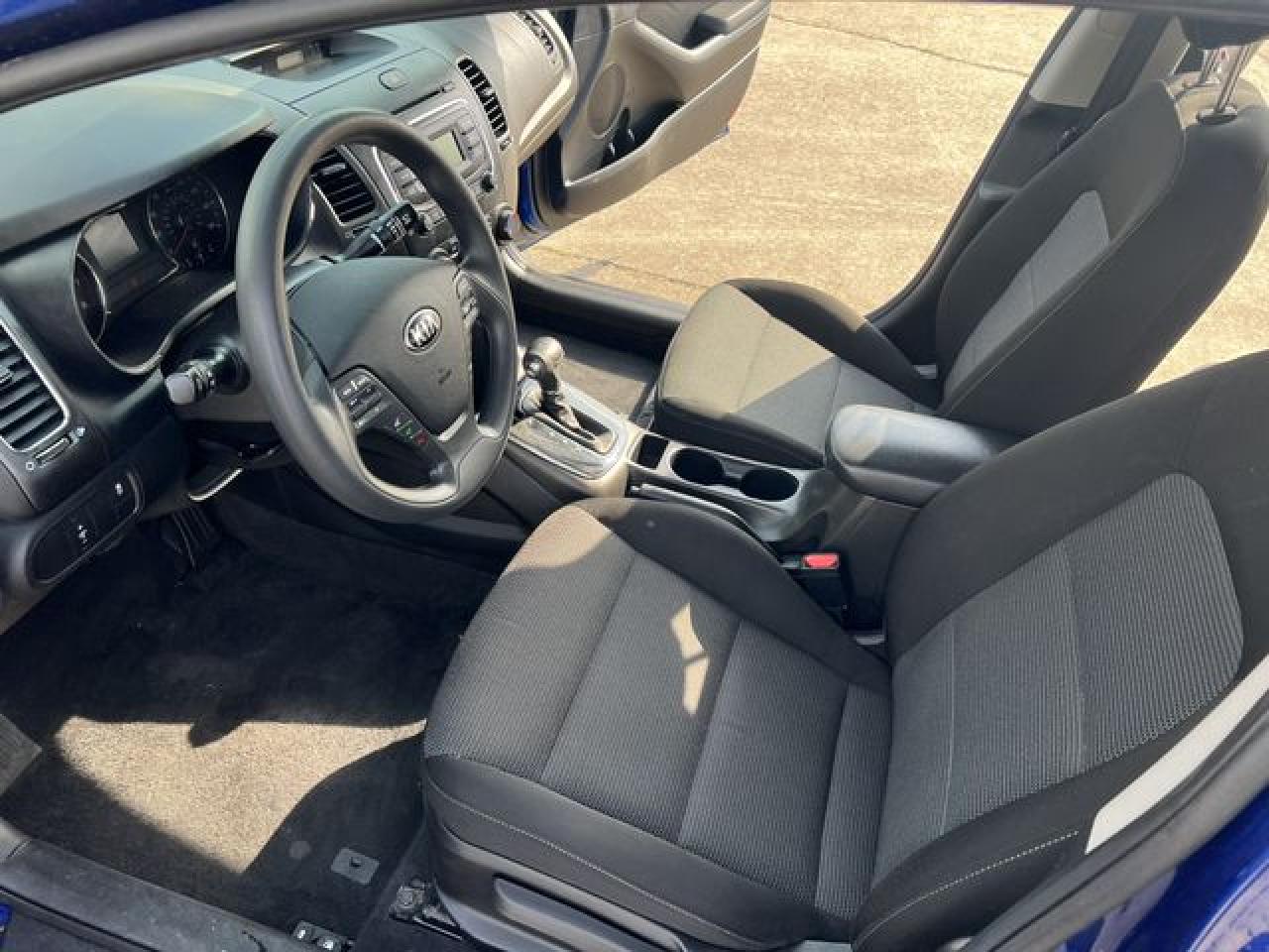 2018 Kia Forte VIN 3KPFK4A71JE180072 photo 6