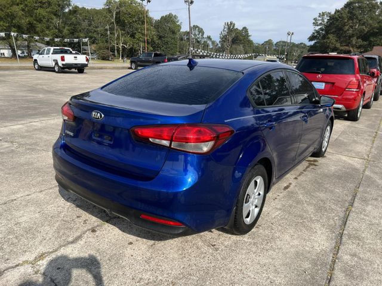 2018 Kia Forte VIN 3KPFK4A71JE180072 photo 3