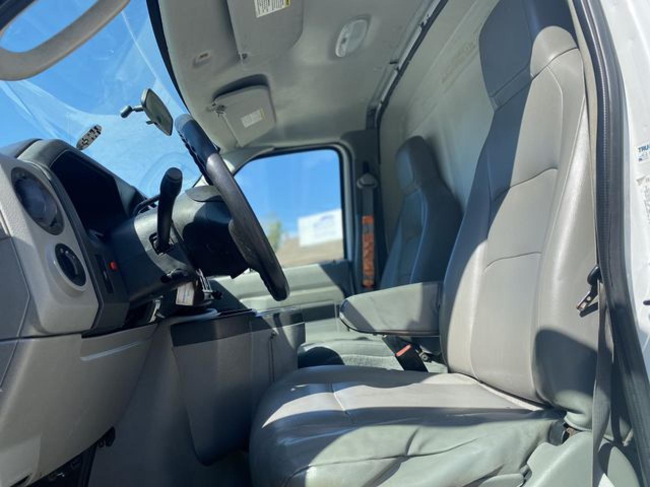 2012 Ford Econoline e450 super duty cutaway van VIN 1FDXE4FL8CDA39436 photo 11