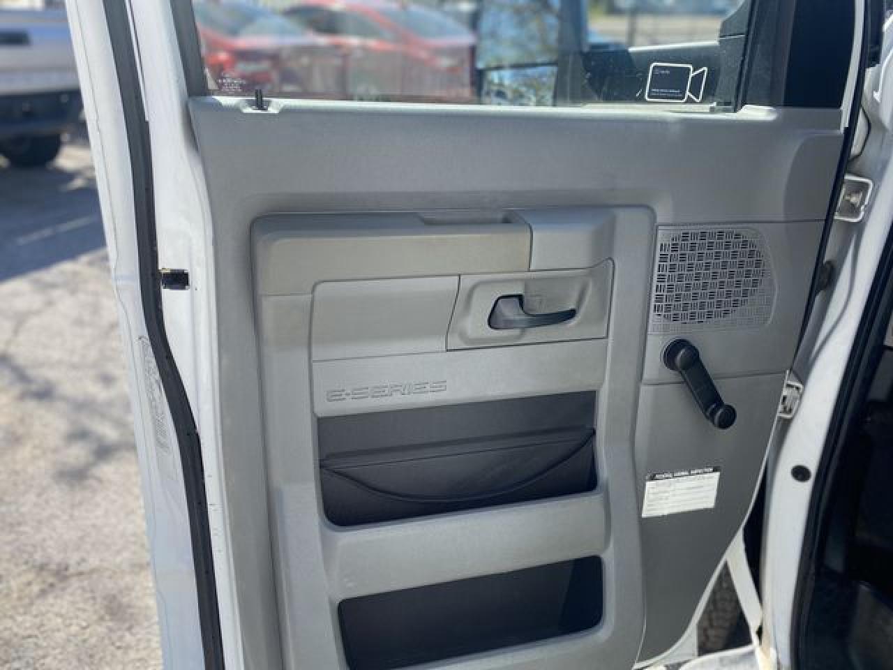 2012 Ford Econoline e450 super duty cutaway van VIN 1FDXE4FL8CDA39436 photo 12