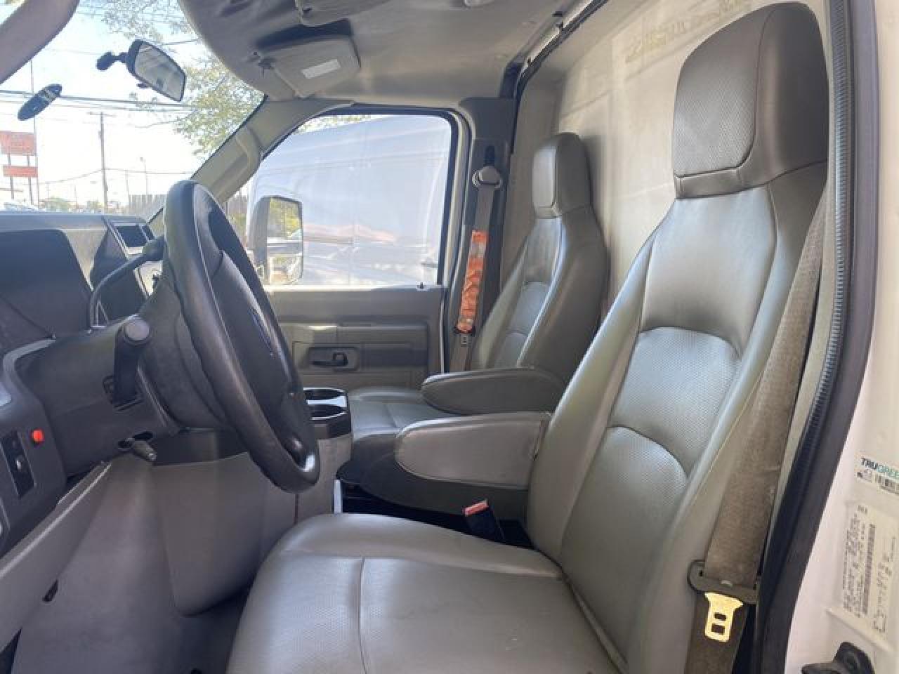 2012 Ford Econoline e450 super duty cutaway van VIN 1FDXE4FL8CDA39436 photo 8