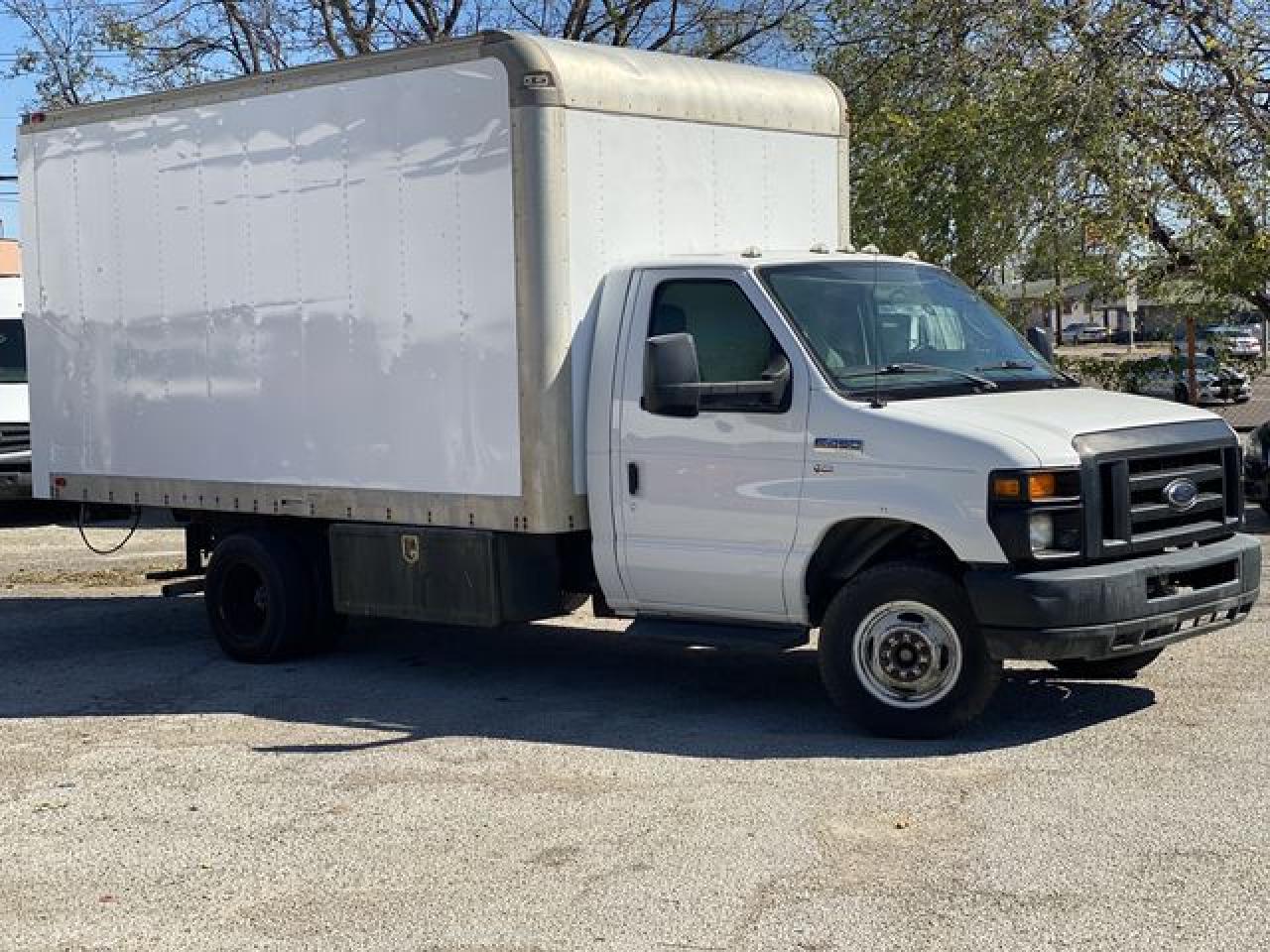 2012 Ford Econoline e450 super duty cutaway van VIN 1FDXE4FL8CDA39436 photo 3