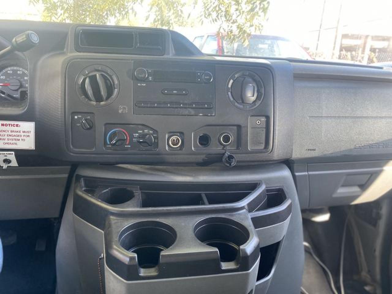 2012 Ford Econoline e450 super duty cutaway van VIN 1FDXE4FL8CDA39436 photo 10