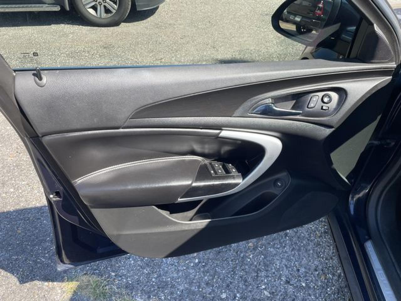 2017 Buick Regal VIN 2G4GK5EKXH9162215 photo 11