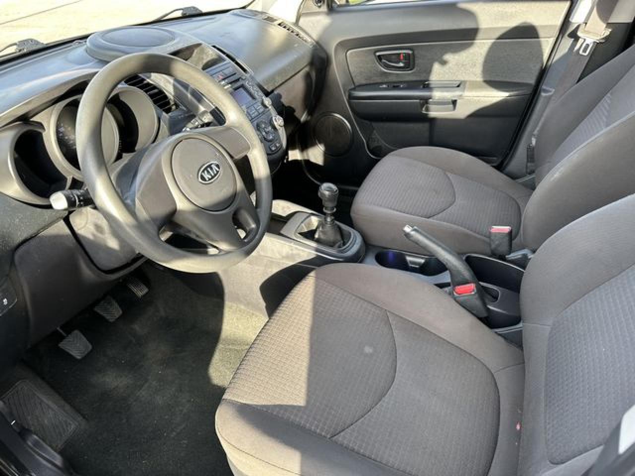 2012 Kia Soul VIN KNDJT2A56C7744828 photo 10