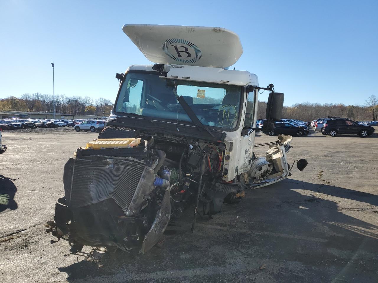 2018 VOLVO Vn VIN 4V4M39DF6JN885261 photo 2