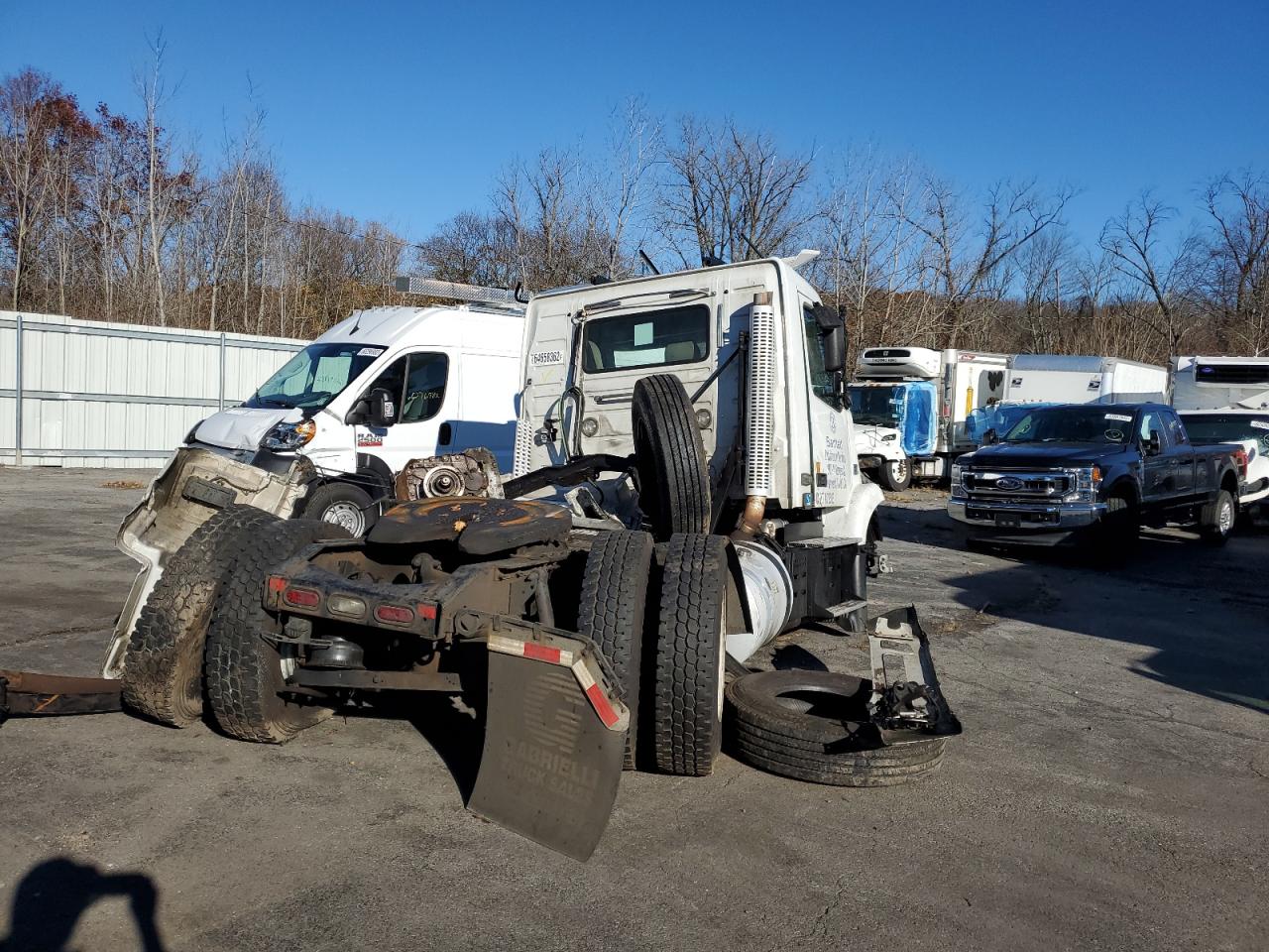 2018 VOLVO Vn VIN 4V4M39DF6JN885261 photo 4