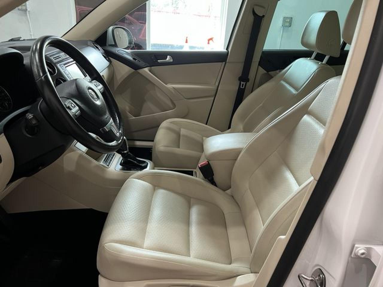 2013 Volkswagen Tiguan VIN WVGBV3AX9DW066634 photo 11