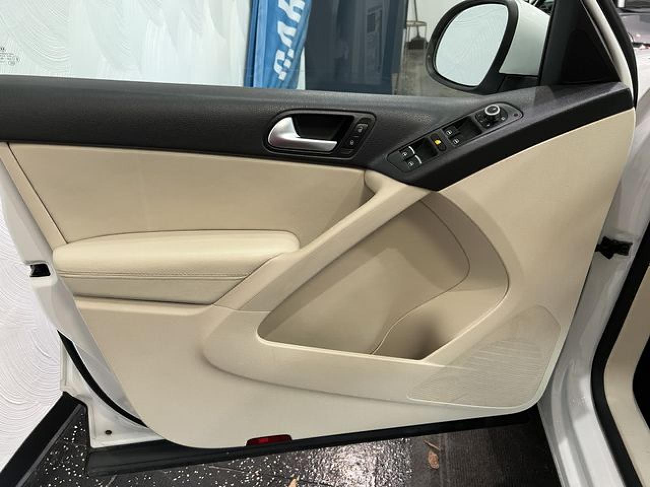 2013 Volkswagen Tiguan VIN WVGBV3AX9DW066634 photo 10