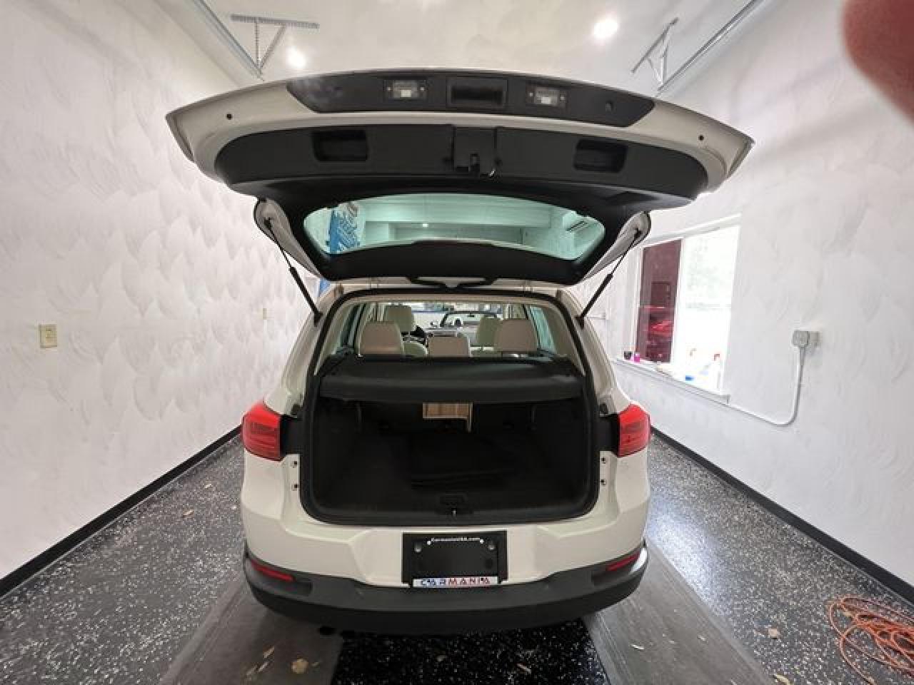2013 Volkswagen Tiguan VIN WVGBV3AX9DW066634 photo 9