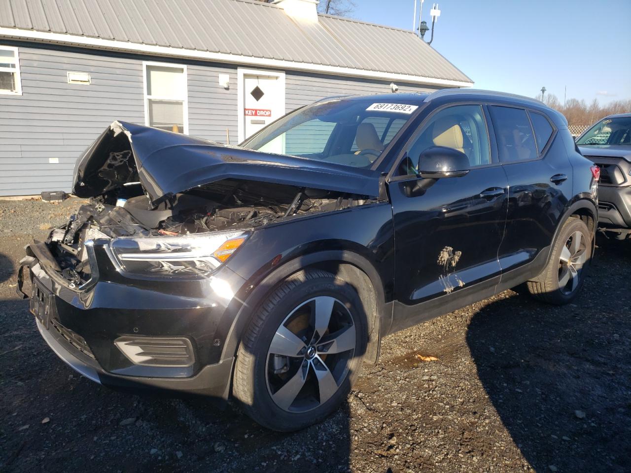2019 VOLVO Xc40 VIN YV4162XZ9K2007925 photo 1