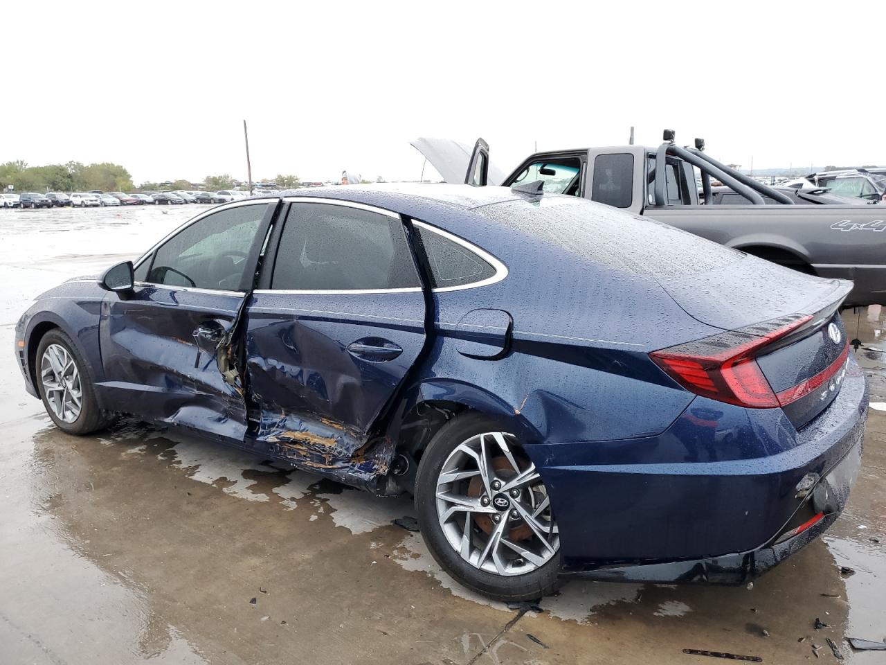 2021 Hyundai Sonata VIN 5NPEL4JAXMH067578 photo 2