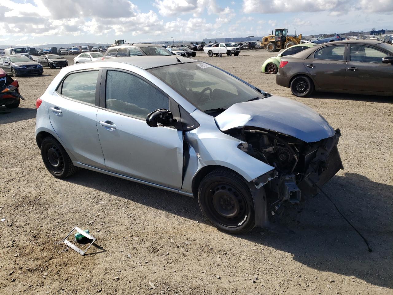 2013 Mazda 2 VIN JM1DE1KY0D0154645 photo 4