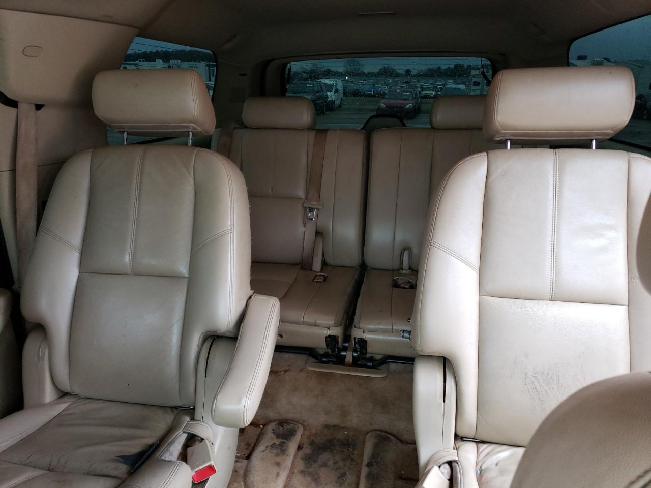 2008 Chevrolet Suburban VIN 3GNFC16018G176519 photo 10